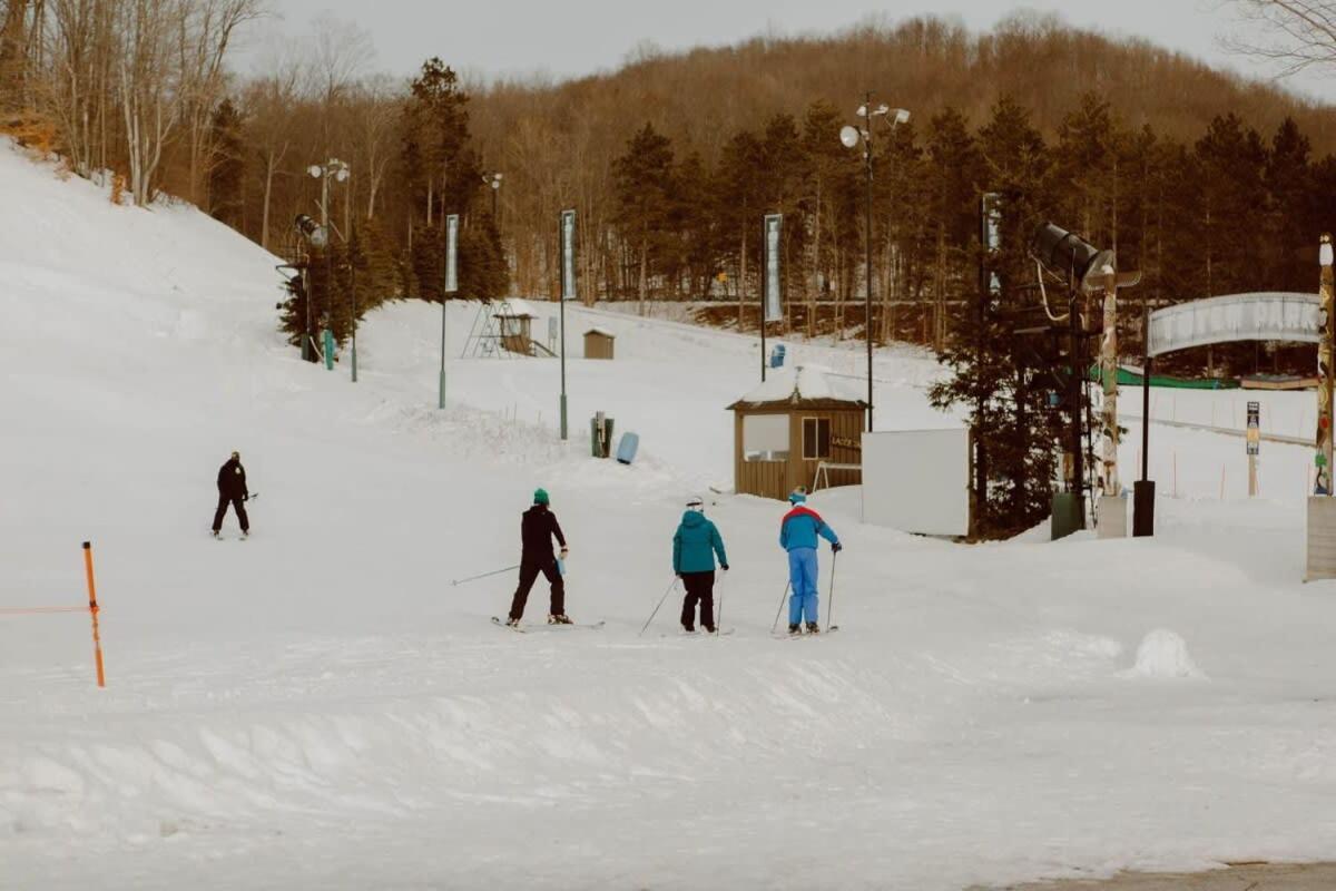 Crystal Mountain Cabin-Shuttle Pass Included! Thompsonville Экстерьер фото
